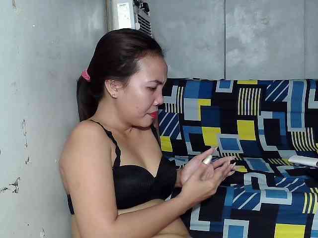 SweetKittyx22 webcam