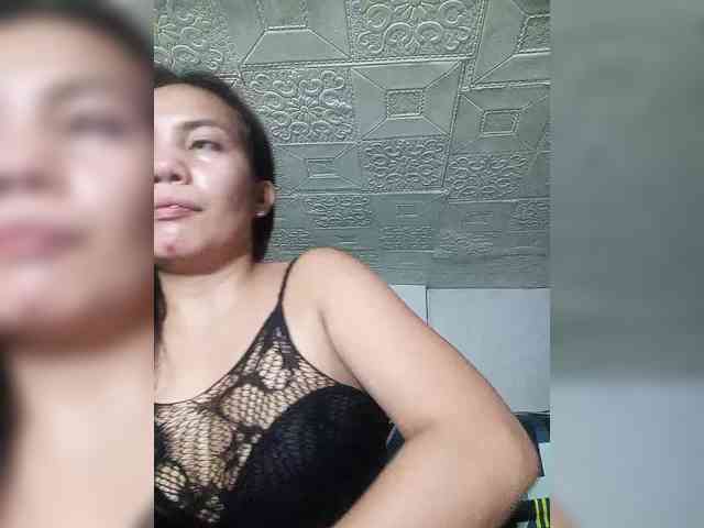 SweetKittyx22 webcam