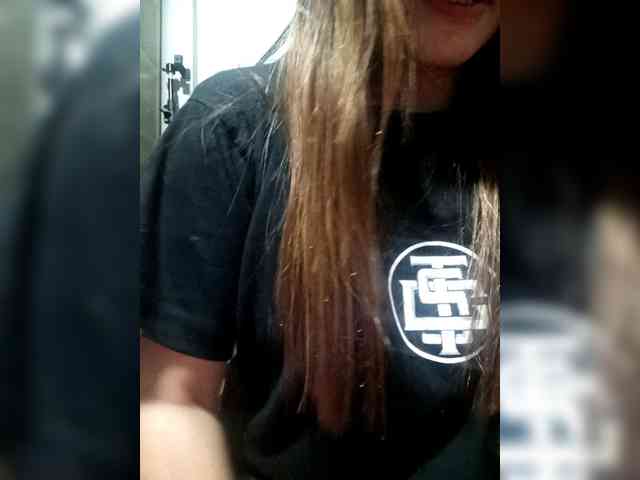 SweetKittyx22 webcam