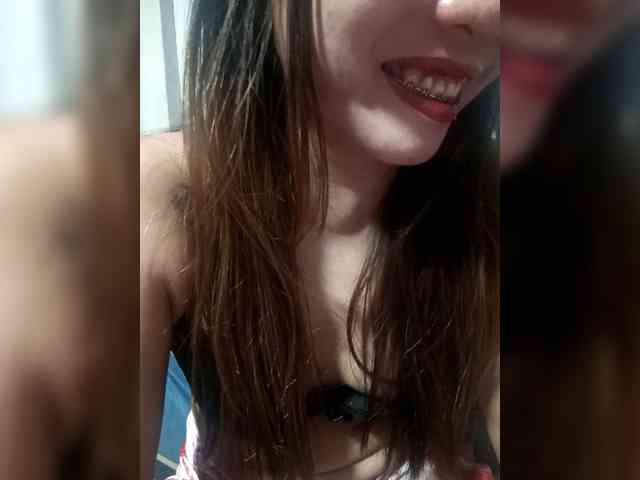 SweetKittyx22 webcam