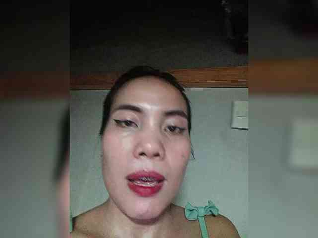 SweetKittyx22 webcam