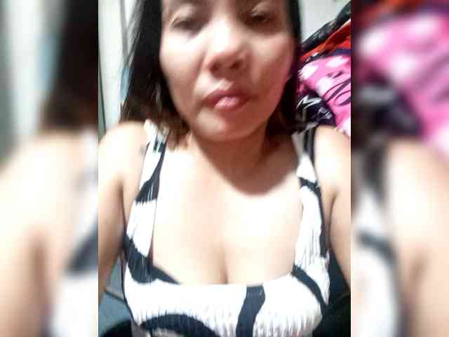 SweetKittyx22 webcam