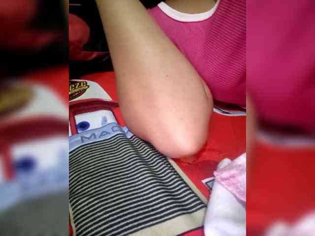 SweetKittyx22 webcam