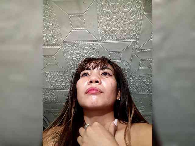 SweetKittyx22 webcam