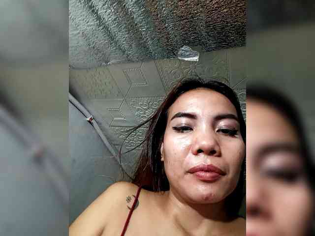 SweetKittyx22 webcam