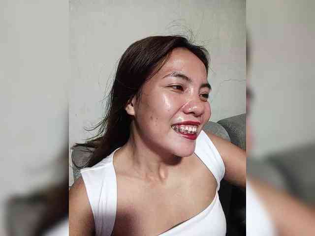 SweetKittyx22 webcam