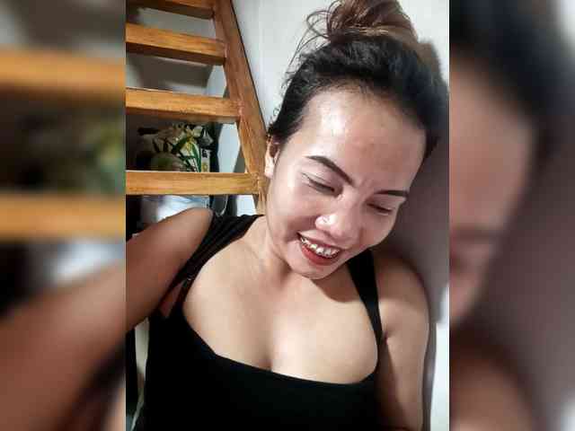 SweetKittyx22 webcam