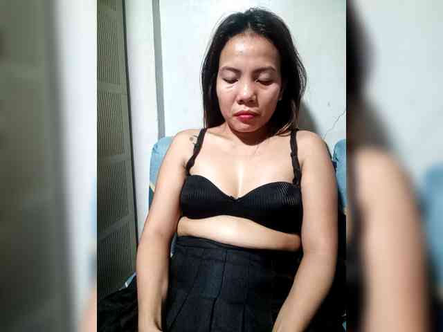 SweetKittyx22 webcam