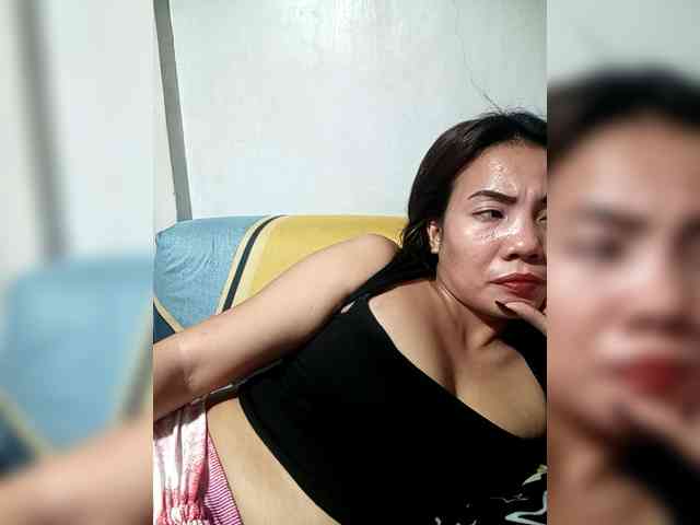 SweetKittyx22 webcam