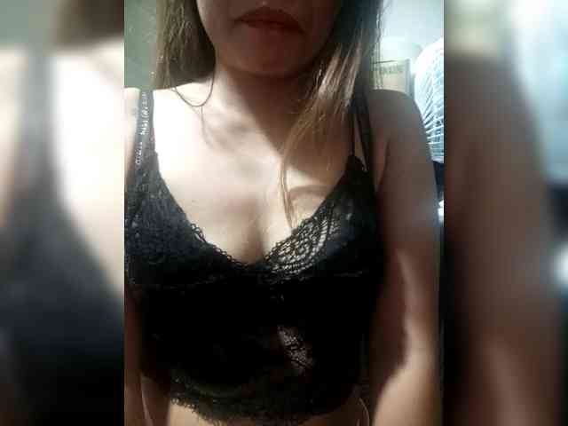 SweetKittyx22 webcam