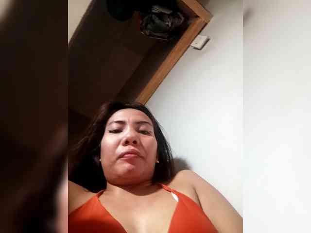 SweetKittyx22 webcam