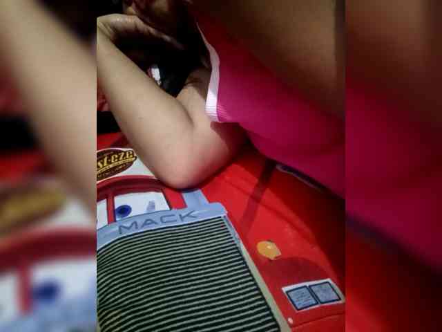 SweetKittyx22 webcam