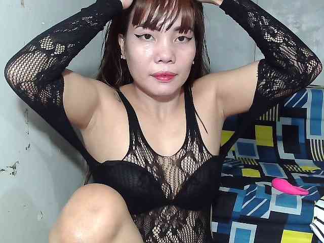 SweetKittyx22 webcam