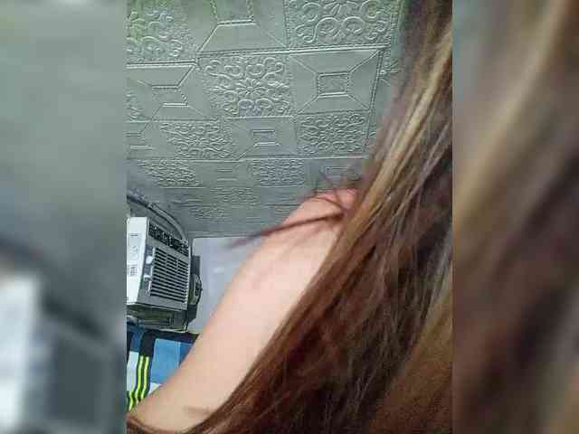 SweetKittyx22 webcam