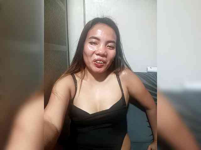 SweetKittyx22 webcam