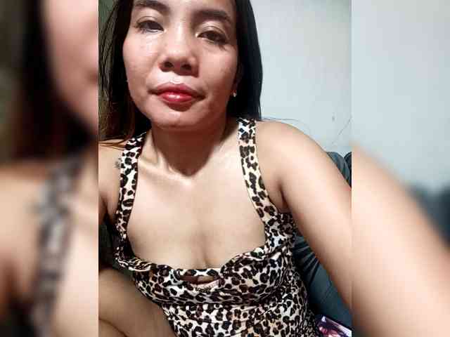 SweetKittyx22 webcam