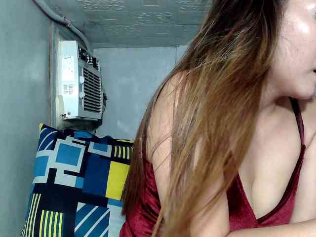 SweetKittyx22 webcam