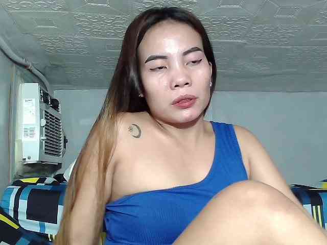 SweetKittyx22 webcam