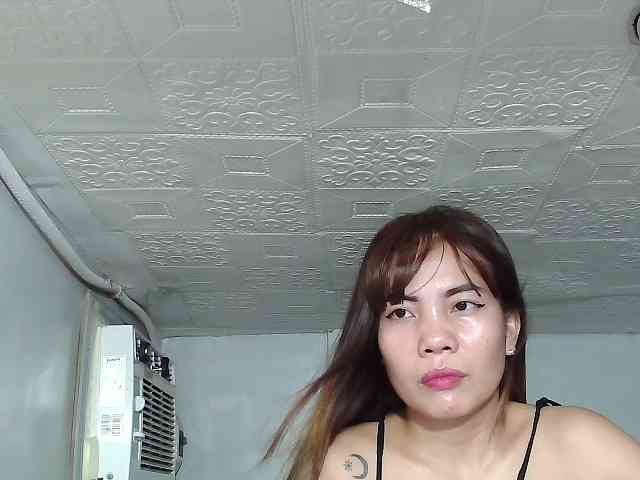 SweetKittyx22 webcam