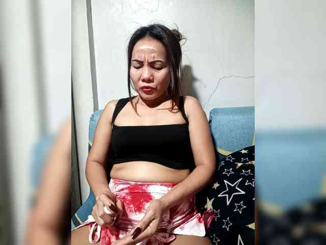 SweetKittyx22 webcam