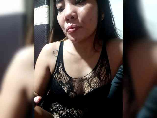 SweetKittyx22 webcam