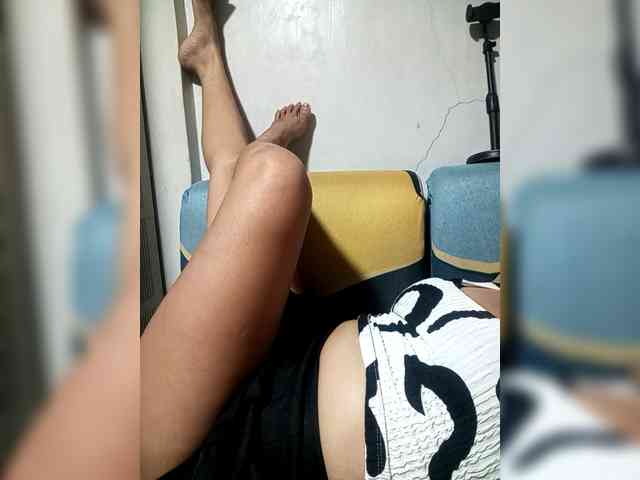 SweetKittyx22 webcam