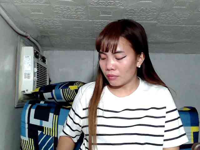 SweetKittyx22 webcam