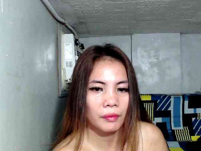 SweetKittyx22 webcam