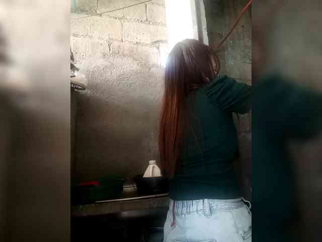 SweetKittyx22 webcam