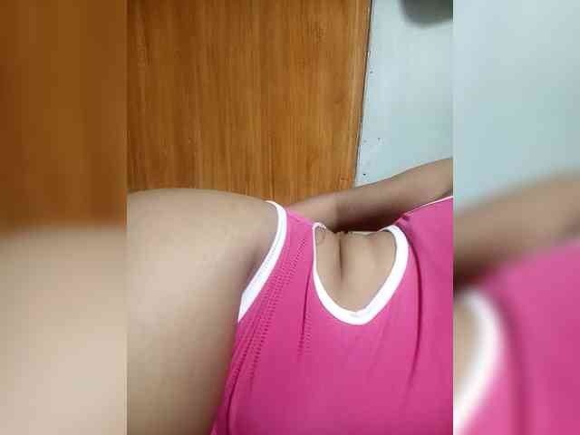 SweetKittyx22 webcam