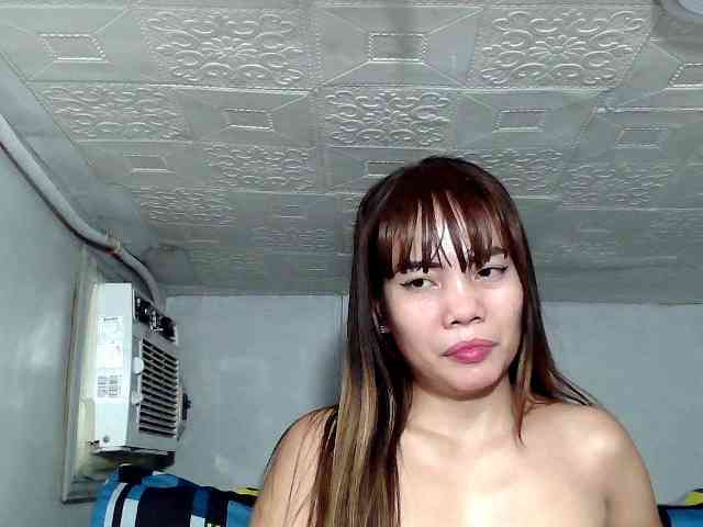 SweetKittyx22 webcam