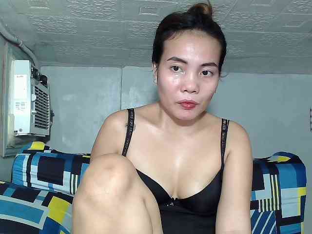 SweetKittyx22 webcam