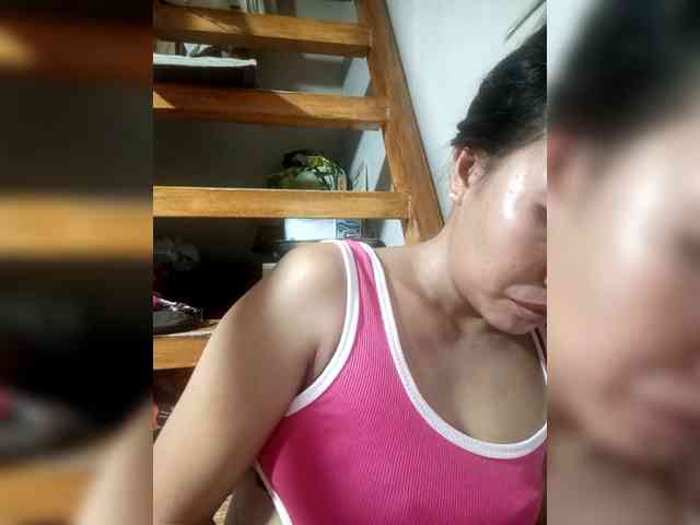 SweetKittyx22 webcam