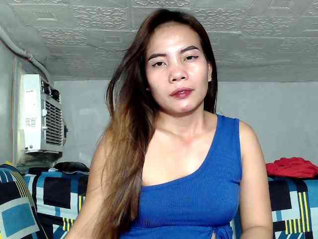 SweetKittyx22 webcam