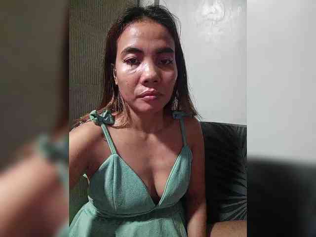 SweetKittyx22 webcam