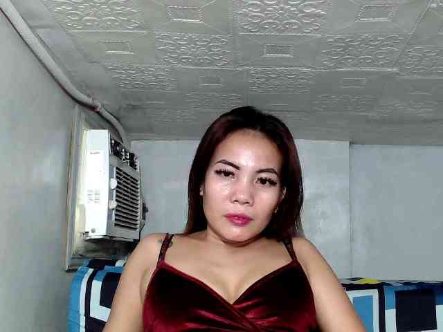 SweetKittyx22 webcam