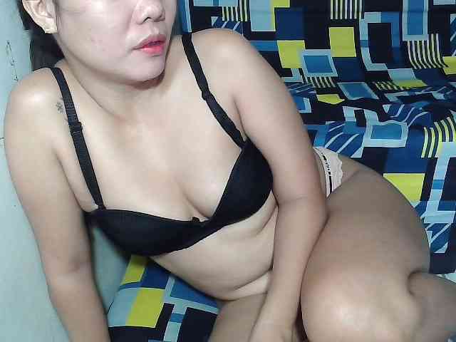 SweetKittyx22 webcam