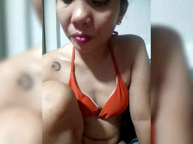 SweetKittyx22 webcam