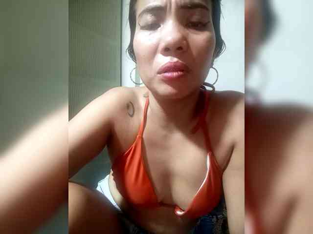 SweetKittyx22 webcam