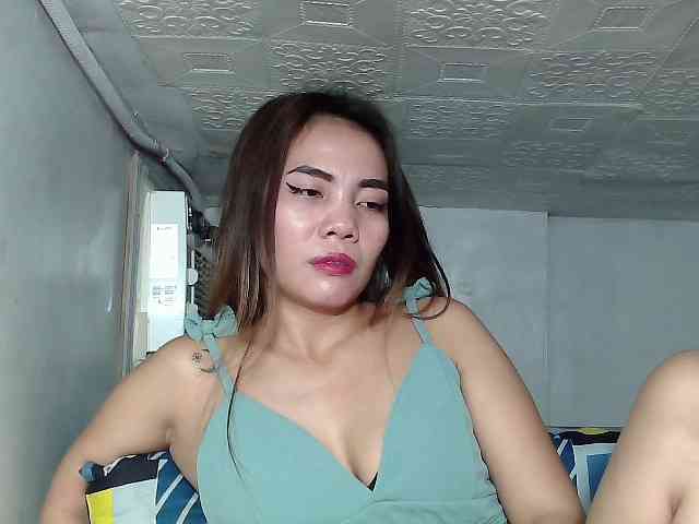 SweetKittyx22 webcam