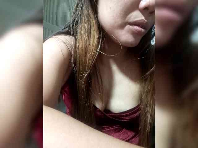 SweetKittyx22 webcam