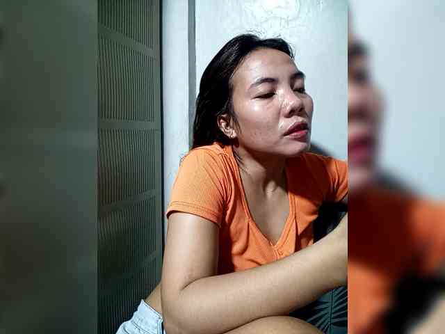 SweetKittyx22 webcam