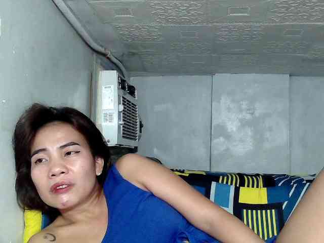 SweetKittyx22 webcam