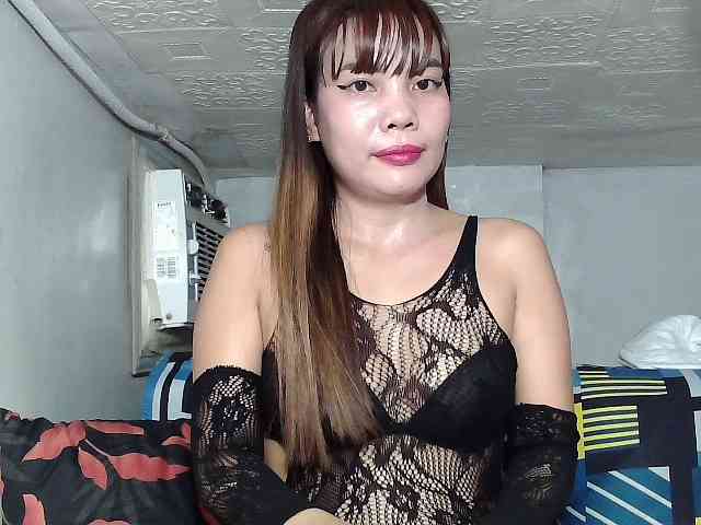 SweetKittyx22 webcam