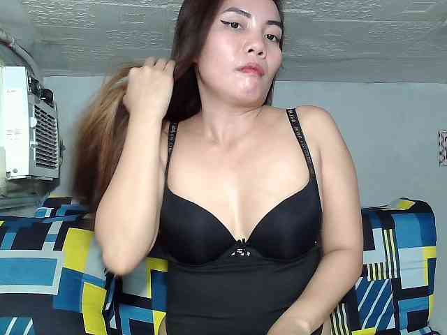 SweetKittyx22 webcam