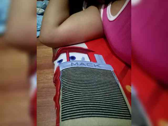 SweetKittyx22 webcam