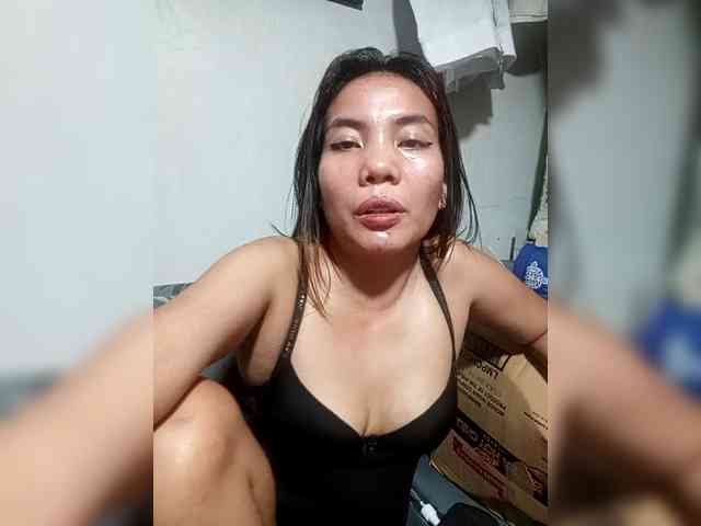 SweetKittyx22 webcam