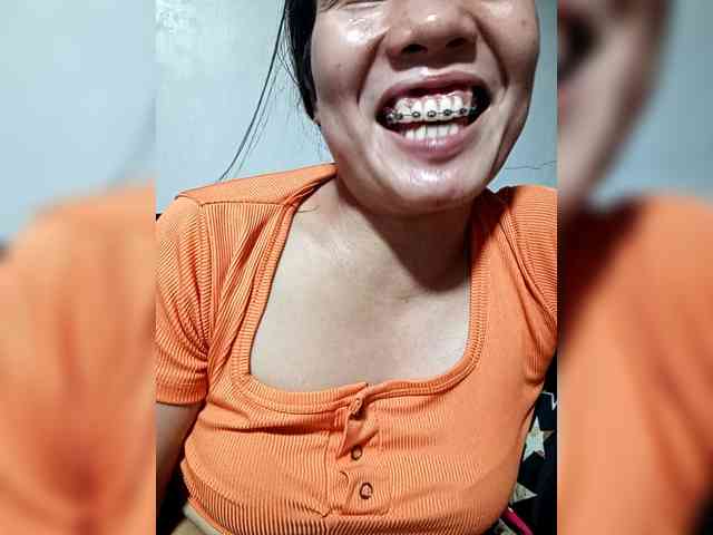 SweetKittyx22 webcam