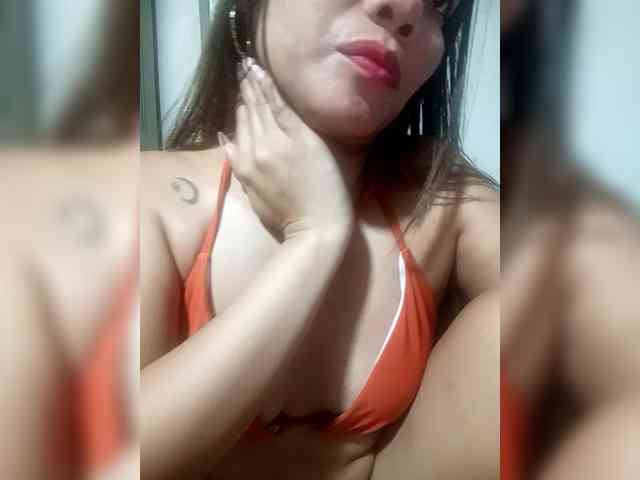 SweetKittyx22 webcam