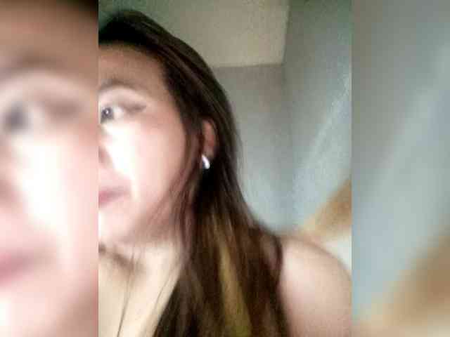 SweetKittyx22 webcam